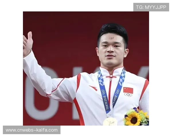 老将石智勇实现全运会举重三连冠,含泪吻别杠铃宣布退役